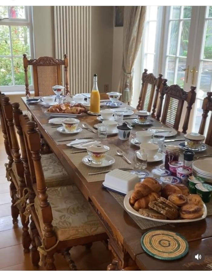 Redgate House Bed & Breakfast Лъндъндери Екстериор снимка