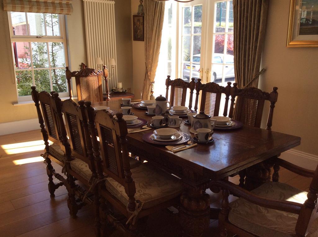 Redgate House Bed & Breakfast Лъндъндери Екстериор снимка