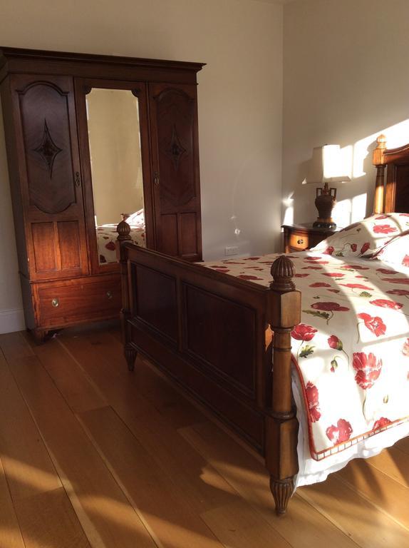 Redgate House Bed & Breakfast Лъндъндери Екстериор снимка