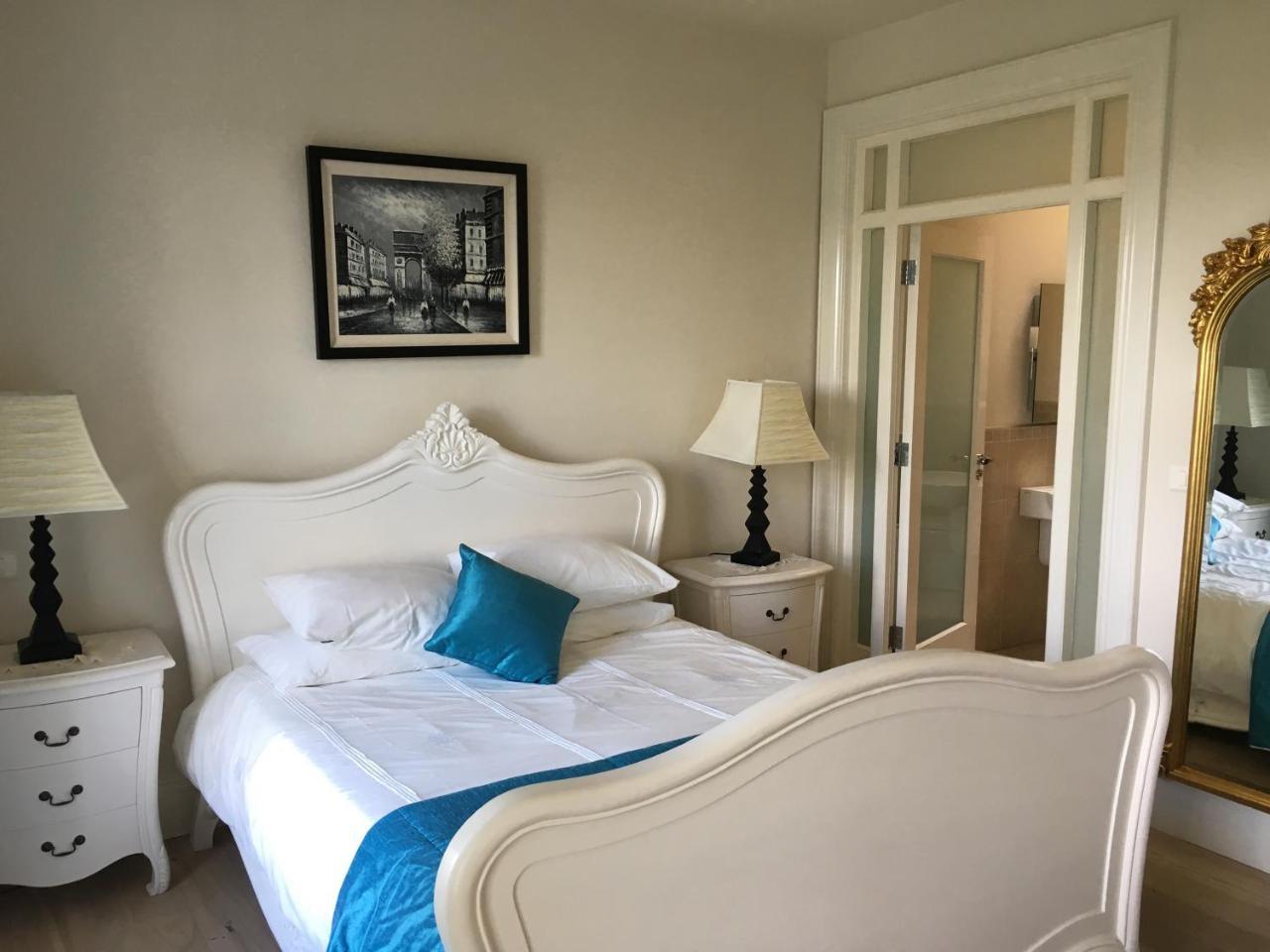 Redgate House Bed & Breakfast Лъндъндери Екстериор снимка
